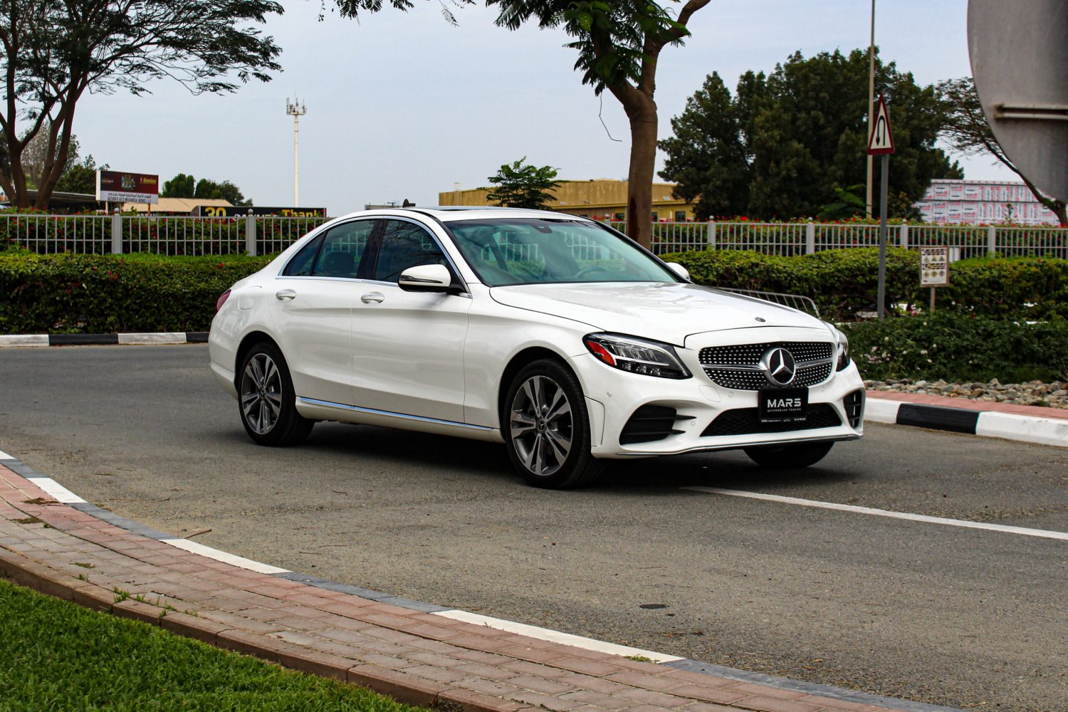 MERCEDES-BENZ C300